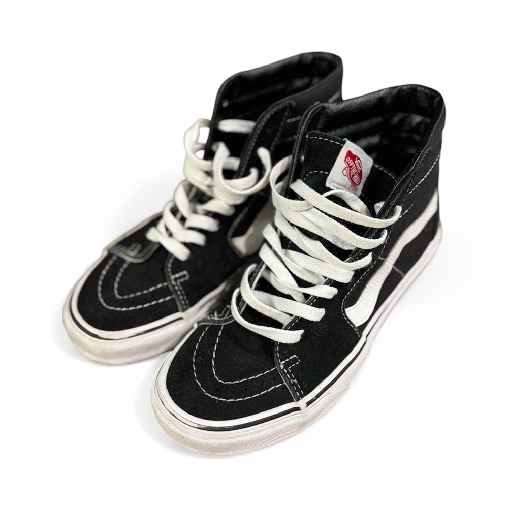 Vans Sk8-Hi Shoe Black and White High-Top Sneakers